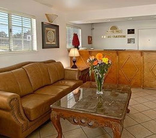 DAYS INN SALINAS AIRPORT