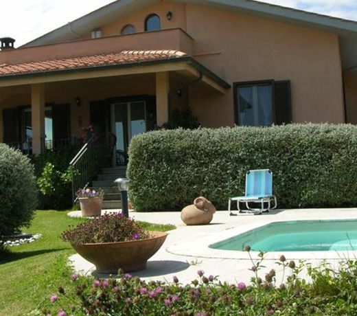 BRACCIANO HOLIDAY HOME