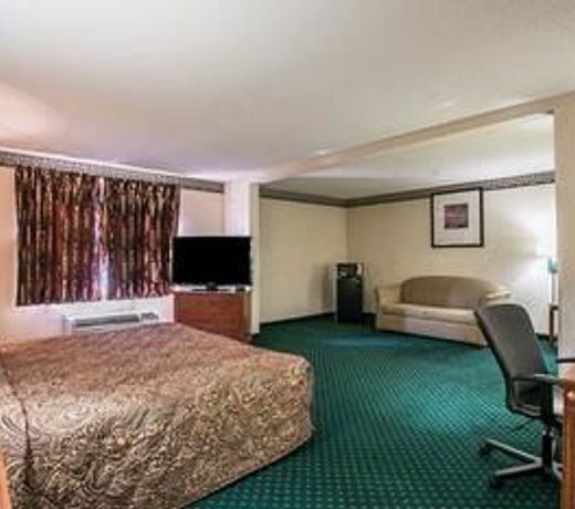 Rodeway Inn & Suites