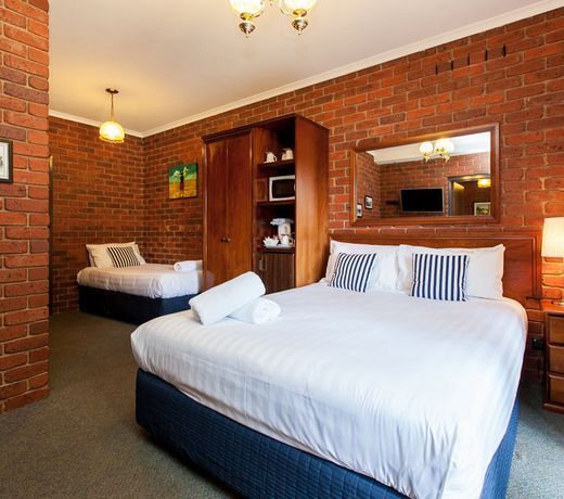 Armour Motor Inn