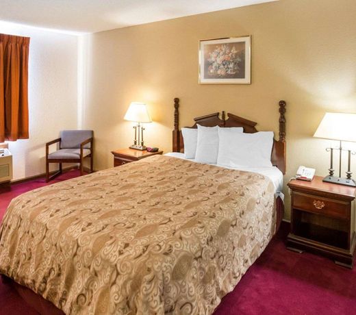 Rodeway Inn Cedar Rapids