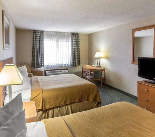 Quality Inn at Collins Road - Cedar Rapids