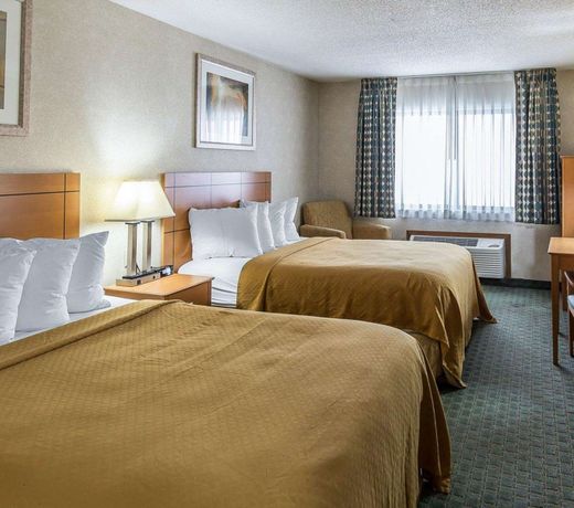 Quality Inn at Collins Road - Cedar Rapids