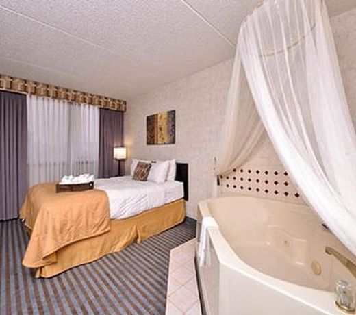 Ramada by Wyndham Cedar Rapids