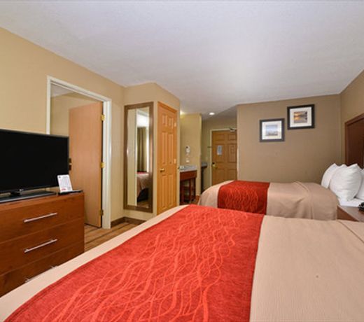 Comfort Inn & Suites Cedar Rapids North - Collins Road