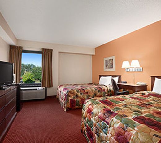 Days Inn & Suites by Wyndham Cedar Rapids