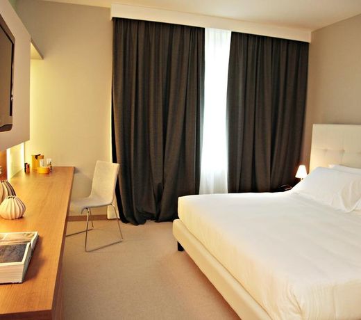 Cosmopolitan Hotel