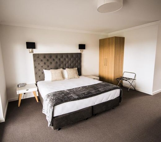Quays Hotel