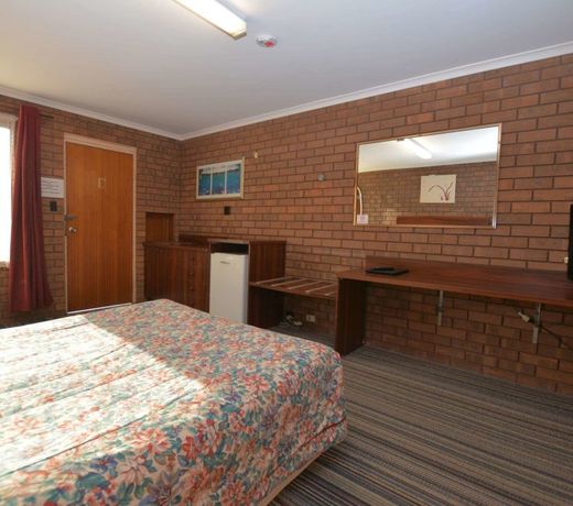 Quays Hotel