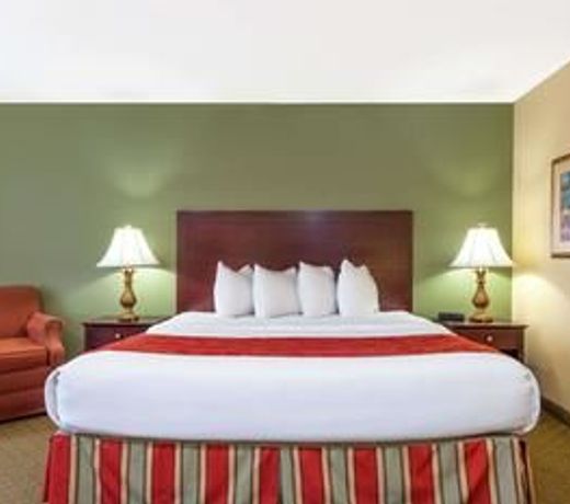 Baymont by Wyndham Evansville East