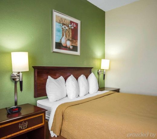 Quality Inn East Evansville