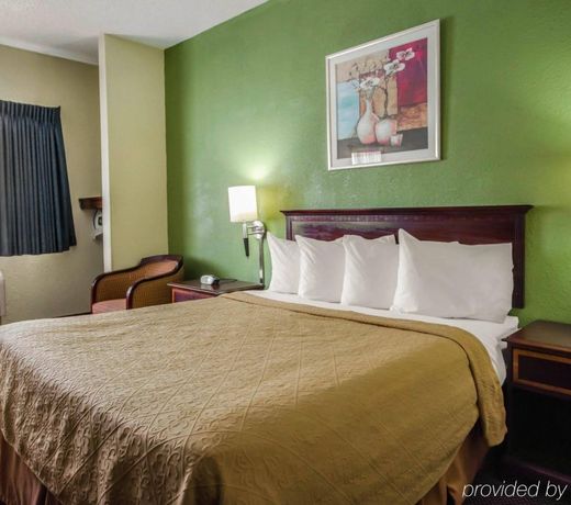 Quality Inn East Evansville