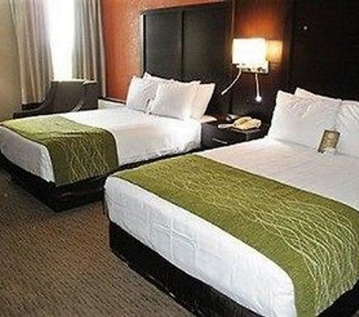 Comfort Inn & Suites Evansville Airport