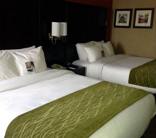 Comfort Inn & Suites Evansville Airport