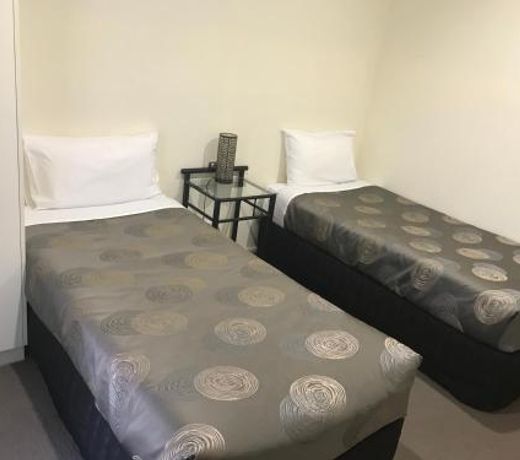 Sportsmans Motor Inn