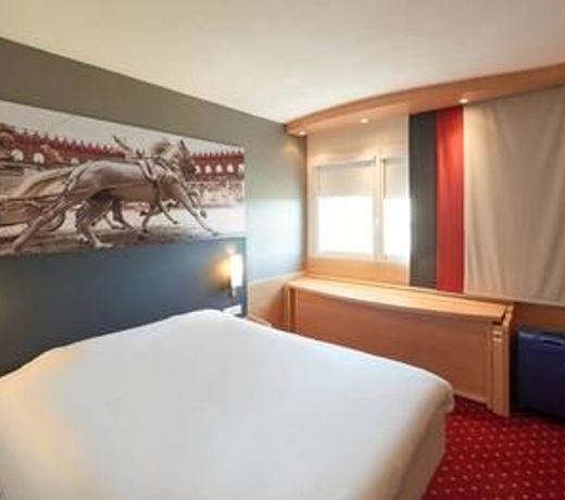 ibis Cholet