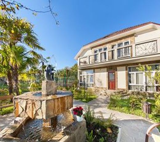 HappyLinn Hotel