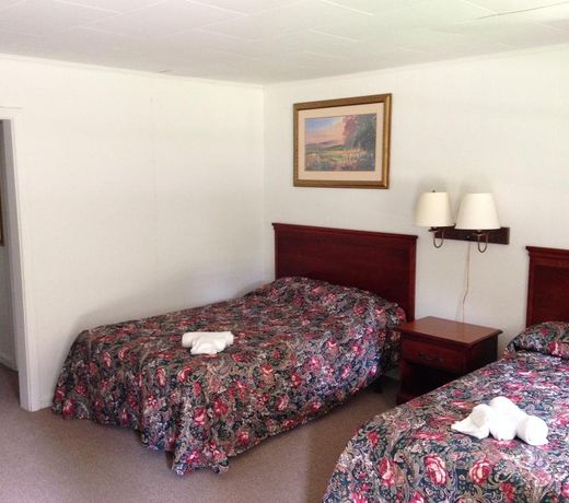 LAKESIDE INN