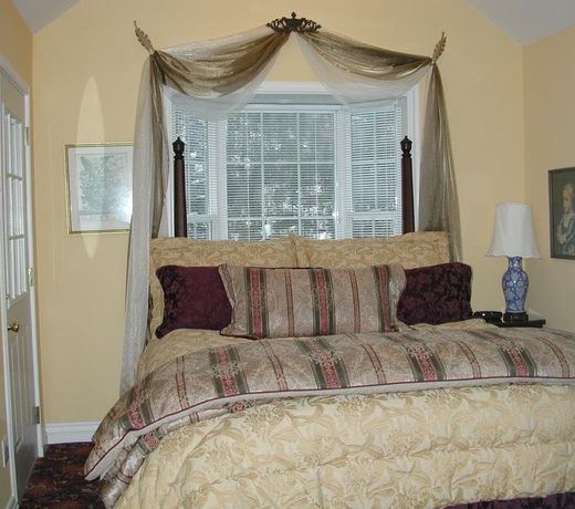 Hearthstone Elegant Lodge by the River