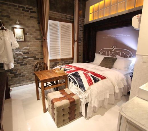 February Boutique Hotel Hwanggeum
