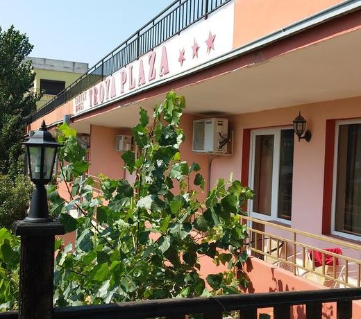 Troy Plaza Hotel