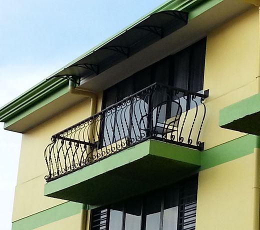 Hotel La Guaria Inn & Suites