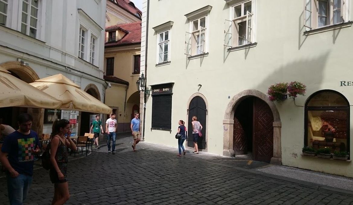 Old Town Square Residence Bambur