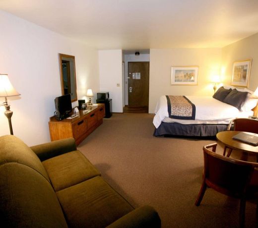 Pine Grove Resort