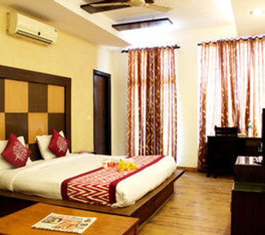 OYO 305 Hotel Rajdeep Palace