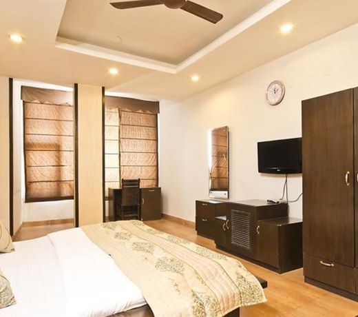 OYO 305 Hotel Rajdeep Palace