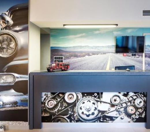 Automobil Hotel
