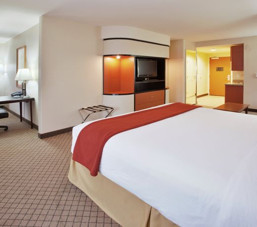 Holiday Inn Express Hotel & Suites Lincoln-Roseville Area, an IHG Hotel
