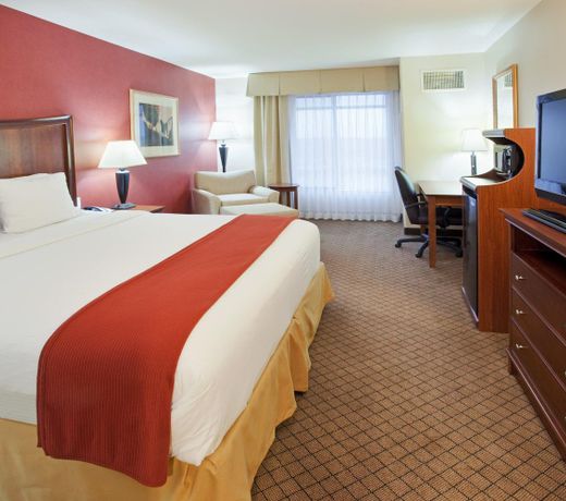 Holiday Inn Express Hotel & Suites Lincoln-Roseville Area, an IHG Hotel