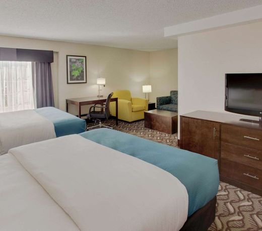 La Quinta by Wyndham Springfield