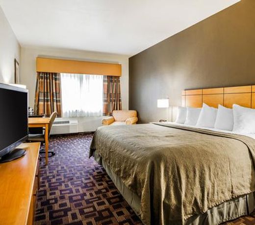 Quality Inn & Suites Des Moines Airport