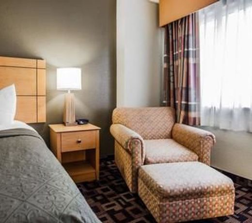 Quality Inn & Suites Des Moines Airport