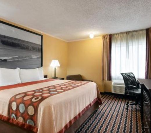 Super 8 by Wyndham Des Moines