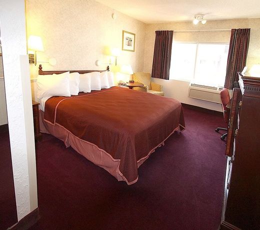 Howard Johnson Express Inn
