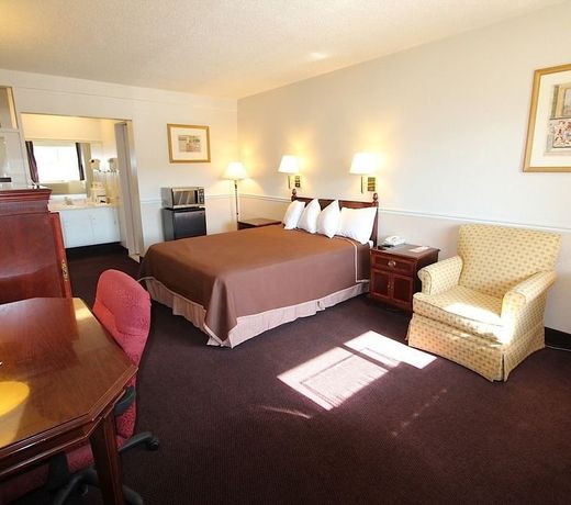 Howard Johnson Express Inn