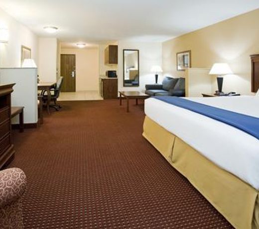 Holiday Inn Express Airport East, an IHG Hotel