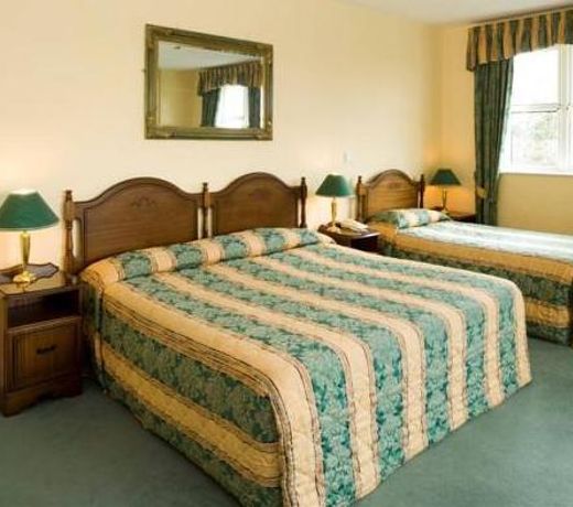 BROADMEADOW COUNTRY HOUSE