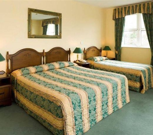 BROADMEADOW COUNTRY HOUSE