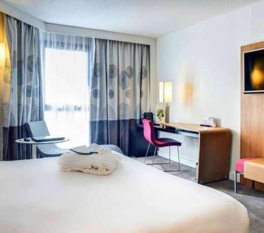 Novotel Paris Suresnes Longchamp