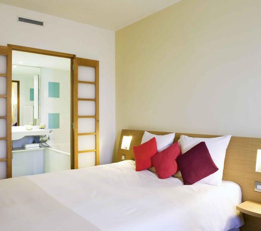 Novotel Paris Suresnes Longchamp