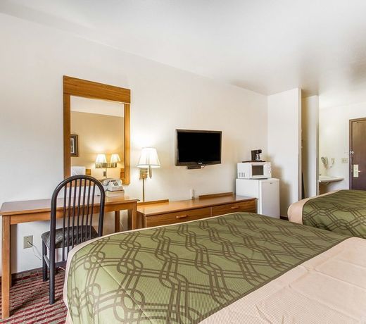 Rodeway Inn & Suites Wisconsin Madison-Northeast