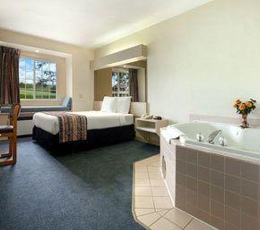 Microtel Inn & Suites by Wyndham Madison East