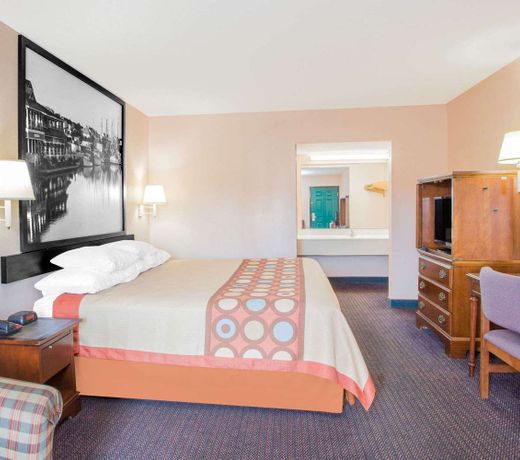 Super 8 by Wyndham Columbia