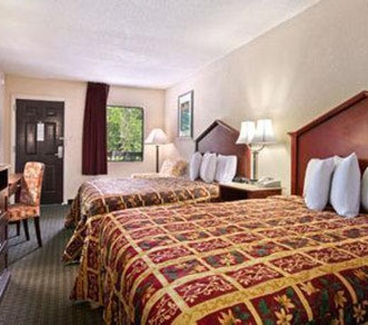 Days Inn by Wyndham Columbia