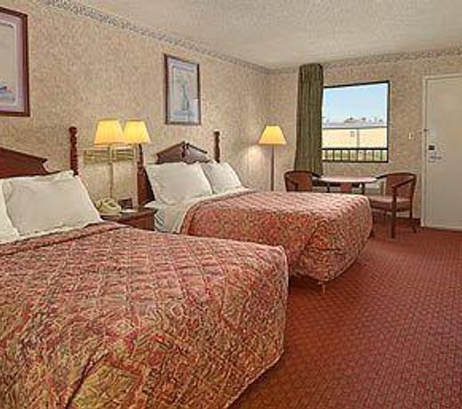 Hotel O Columbia Downtown near I-65
