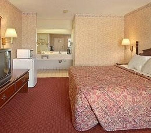 Hotel O Columbia Downtown near I-65